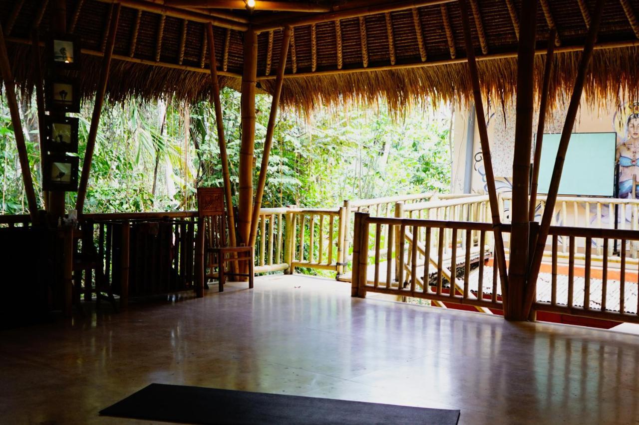 Shanti Toya Ashram Mambat Exteriör bild