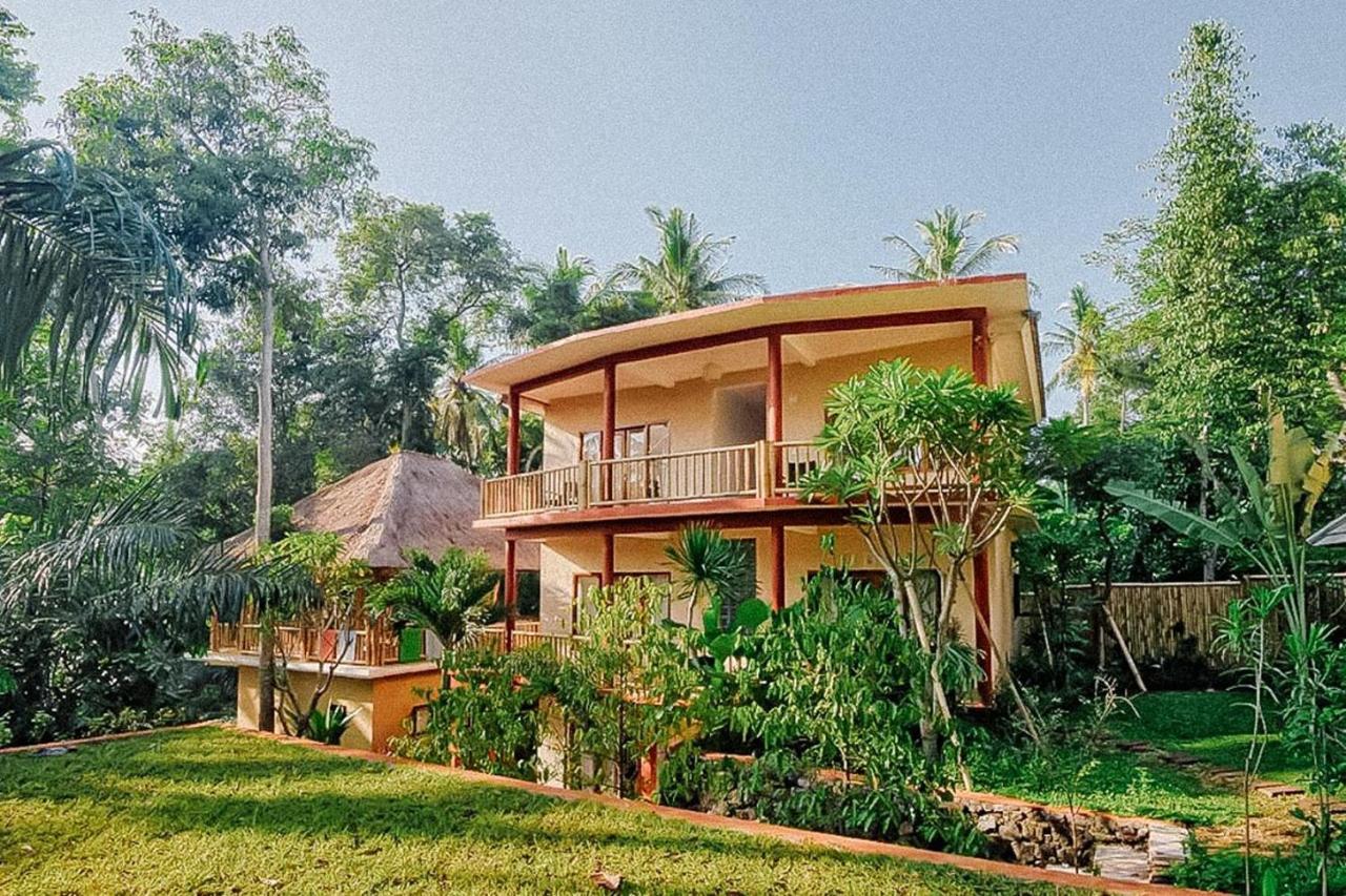 Shanti Toya Ashram Mambat Exteriör bild