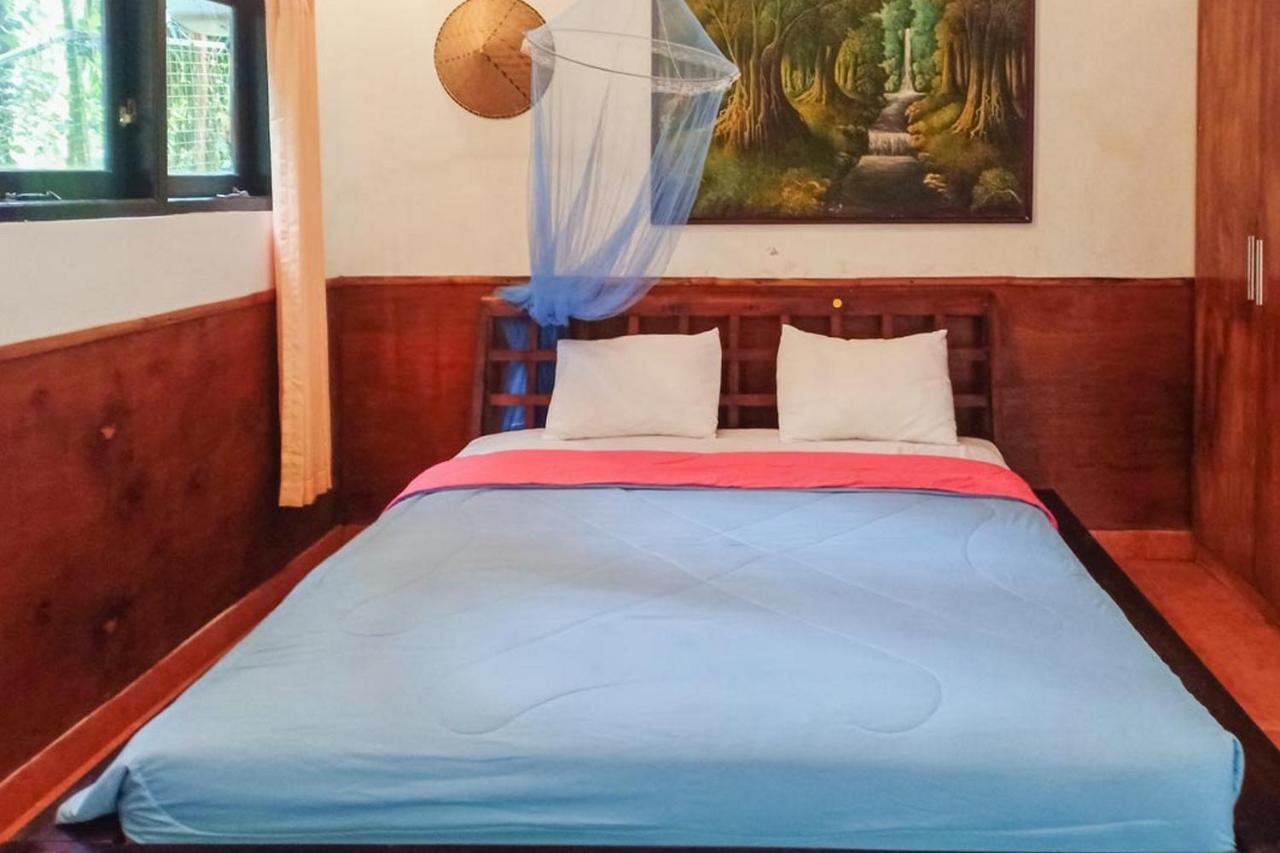 Shanti Toya Ashram Mambat Exteriör bild