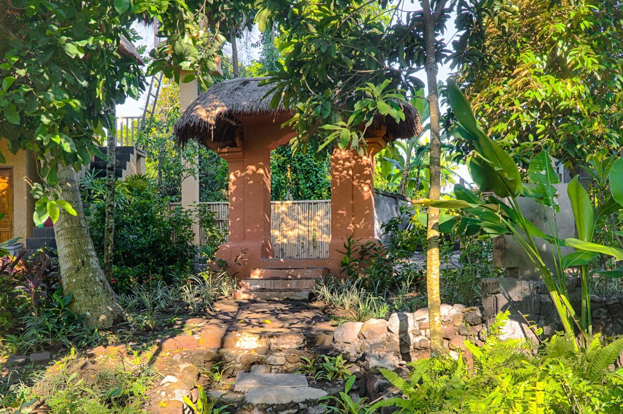 Shanti Toya Ashram Mambat Exteriör bild